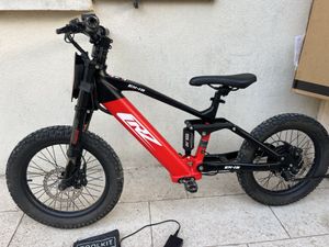 Chariot électrique CRZ Ex 18 pouces rouge 2026 (sa... - 1