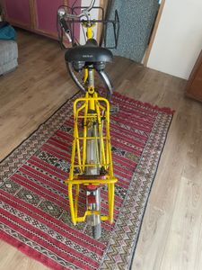 Vélo porteur la poste - 1
