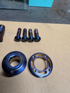 Vis Sram red e1 titane bleu brûler  - 1