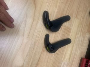 Poignée Ergon pour cintre vtt - 1