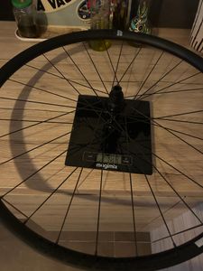 Titre : Roue arrière carbone Cannondale HollowGram... - 1