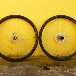 Paire de roues pour vélo de route. - 1