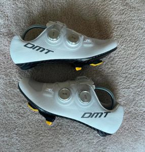 Chaussures DMT - 1