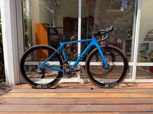 Canyon Ultimate CF SLX 9 Disc eTap - 1