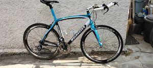 Vélo carbone de contre la monte sans roues. Prix à... - 1