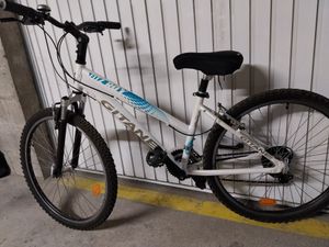 Vélo femme de taille 1,60 environ  - 1