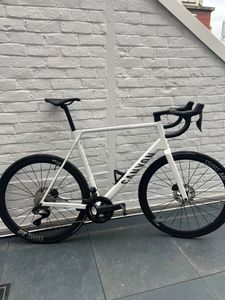 Canyon Ultimate CF SLX 8 Ultegra DI2  - 1