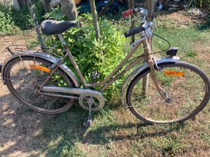 Vélos à retaper, pour pieces ou décoration - 1