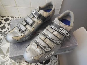 SIDI CHAUSSURES  VTT TAILLE 45 - 1