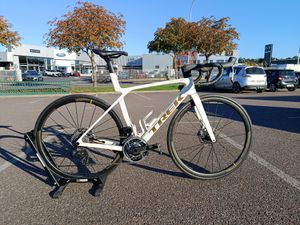 Madone SLR 9 Gen 8 - 1