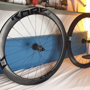 Paire roues carbones 1320g NEUVES kore Top Gun shi... - 1