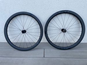 Paire de roues carbone Novatec R4 neuves - 1