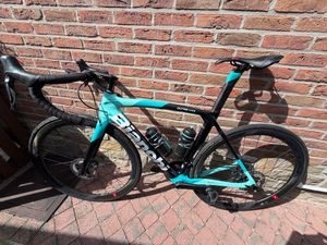 BIANCHI OLTRE XR3 – ULTEGRA Di2 12V – CARBONE – AS... - 1