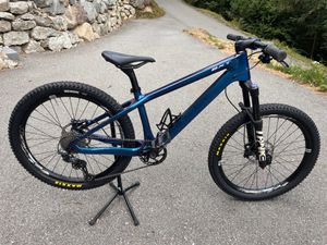 VTT Carbone 24 pouces équipé Shimano - 1