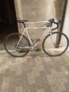 VENDS VELO ROUTE CADRE ARTISANAL - 1