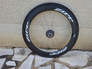 Roue Zipp carbone - 1