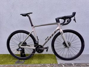 Scott Addict RC 10 Prism Cherry Grey 2022 - 1