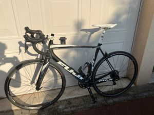 Vélo de route Fuji carbone – Taille 56 - 1