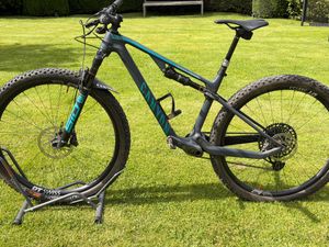 VTT Canyon Lux Trail CF8 Taille S - 1