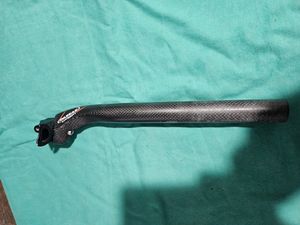Vends tige de selle carbone - 1