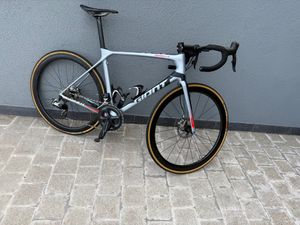 Giant Propel Advanced Carbon – SRAM Red eTap – Rou... - 1