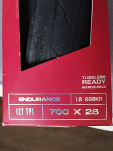 pneu 700x28 Hutchinson route - 1