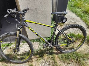 VTT Giant / 27.5 / très bonne état / peu roulé - 1