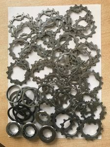 Pignons, écrous de serrage, bloc double Campagnolo... - 1