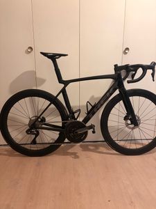 Trek Madone SL7 GEN8 - 1