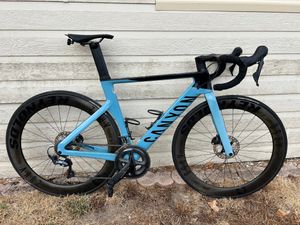 Canyon Aeroad CF SL 8 Disc - 1