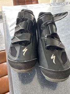 Chaussure special - 1