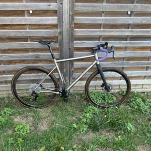 Gravel titane Léon Larage – Campagnolo Ekar – Roue... - 1