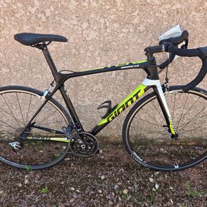 Velo carbone haut de gamme GIANT TCR Advanced - 1