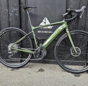 Giant revolt e+ - 1