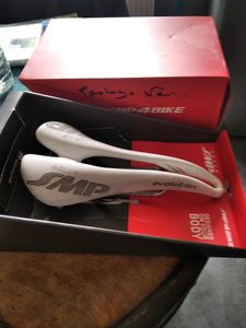 Selle SMP Evolution blanche proche du neuf + 2 aut... - 1