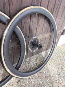 Roues carbone à boyau  - 1