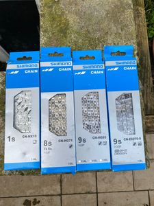 Lot 4 chaines SHIMANO 1, 8 et 9 vitesses  - 1