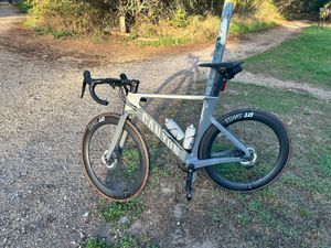 Canyon Aeroad CF SL 8 Disc 2022 – ultegra – DT Swi... - 1