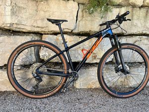 VTT KTM myroon - 1