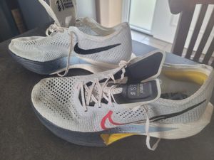 running vaporfly 3 - 1