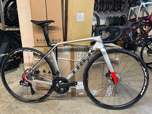Trek Madone SL7 Gen8 - 1