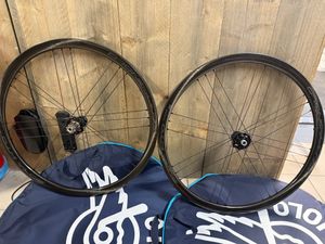 Roues neuves campagnolo Bora WTO 33 - 1