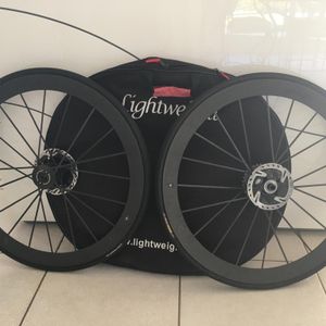 Paire de roues carbone marque Lightweight  - 1