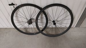 vends une paire de DT Swiss PR 1400 DICUT 21 - 1