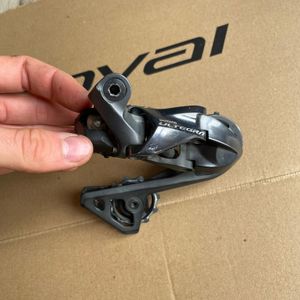 Dérailleur arrière di2 ultegra Shimano r8050 11v - 1