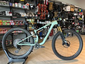 Specialized Epic 8 EVO Pro - 1