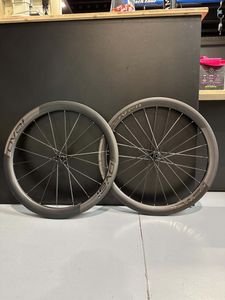 A vendre paire de roues Roval Carbon Rapid CLX 3 - 1