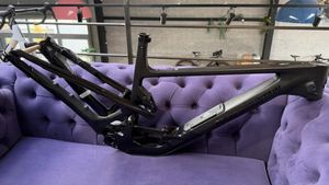 Cadre enduro ROCKY MOUNTAIN Altitude Carbon noir c... - 1