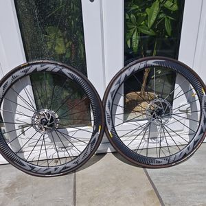 Paire de roues Mavic Cosmic 700c Disc, axe QR ou t... - 1