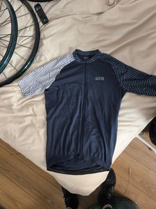 Maillot Gore manches courtes bleu et rayées blanc,... - 1